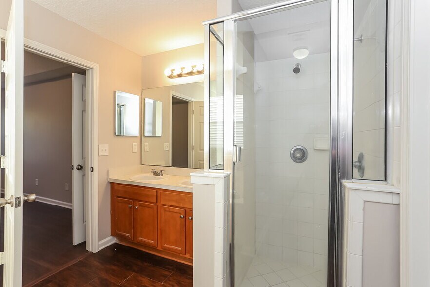 Building Photo - 6827 Rapid River Dr