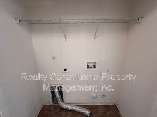 Building Photo - 482 Sandybrooke Dr