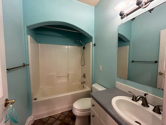 Building Photo - 745 SE Winterfield Pl