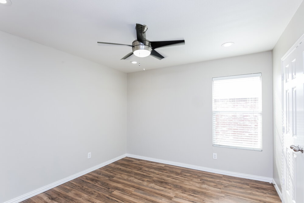Building Photo - 16737 Woodside Dr