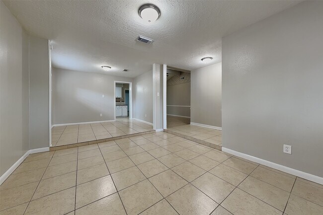 Building Photo - 7731 Bunker Wood Ln