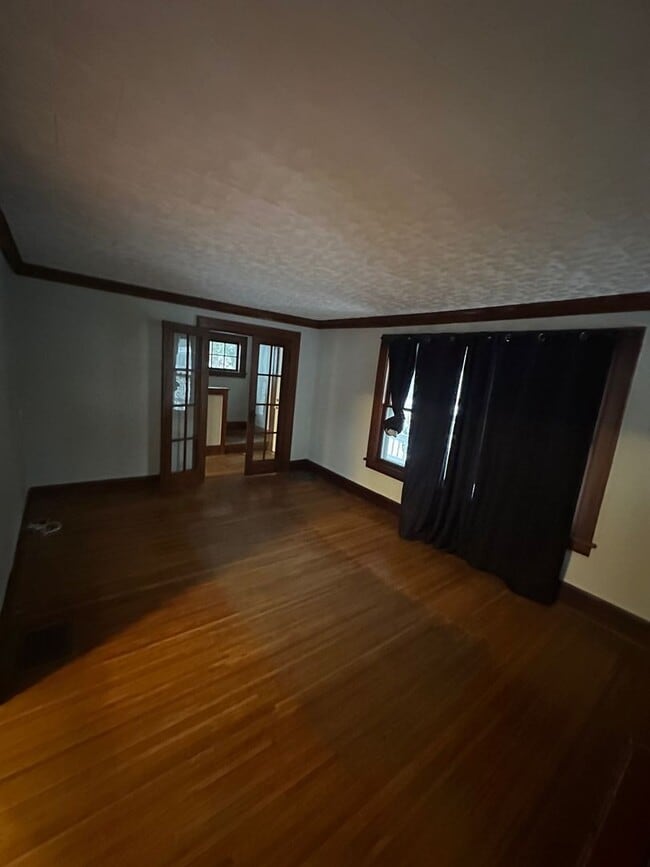 Building Photo - 93 Tryon Park