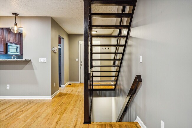 Building Photo - 1710 Messner Dr