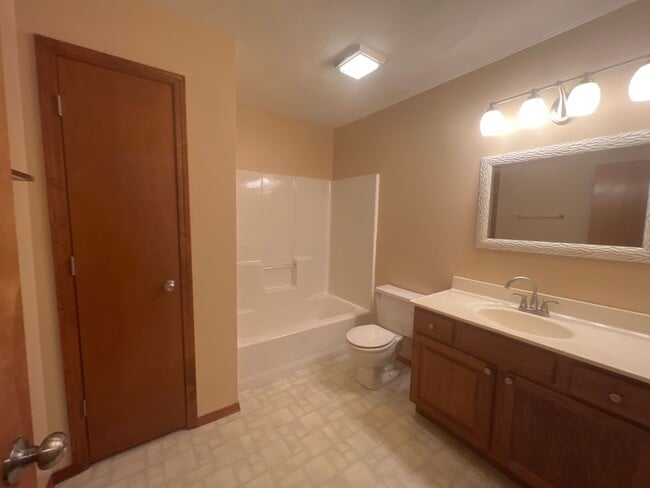 Building Photo - 6327 Brent Dr