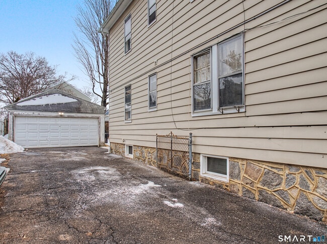 Building Photo - 1440 Wood Ave