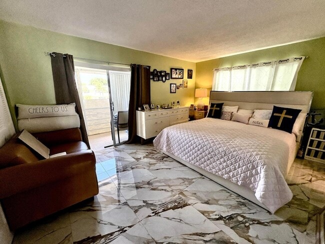 Building Photo - 166 Sheffield G