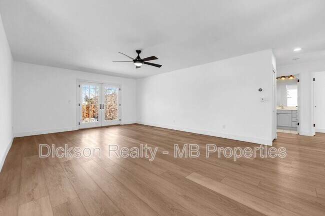 Building Photo - 7245 Pembroke Dr