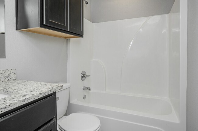 Building Photo - 602 Hollyhock Dr