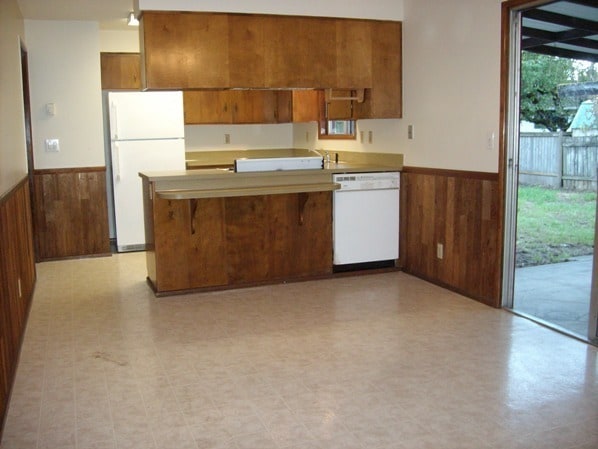 Building Photo - NW Eugene home in a cul-de-sac with a larg...