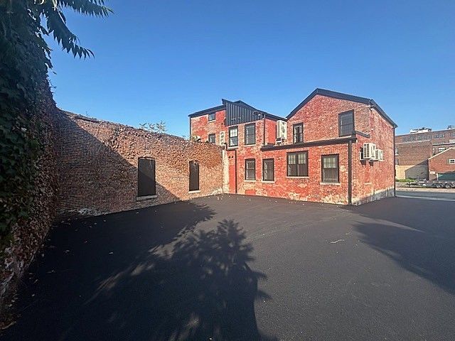 Building Photo - 110 Hotel St