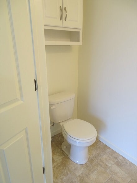 Building Photo - 322 Meadow View Dr