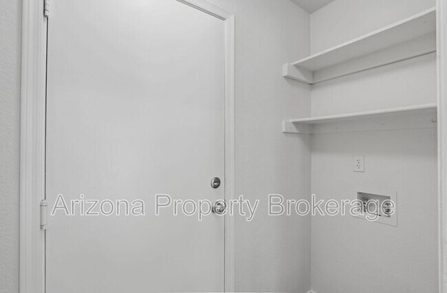 Building Photo - 3332 S Bowman Rd