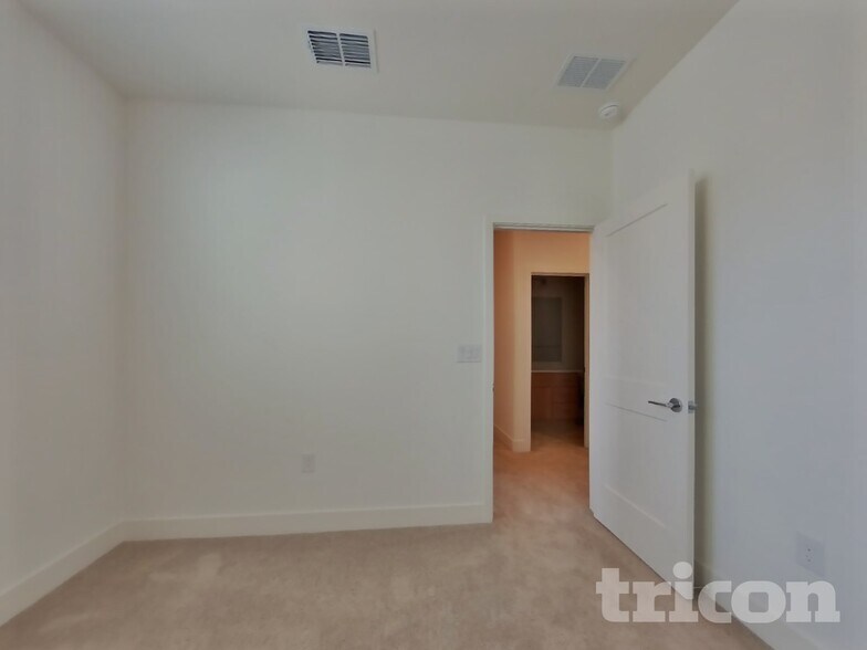 Building Photo - 8205 Perla Wy