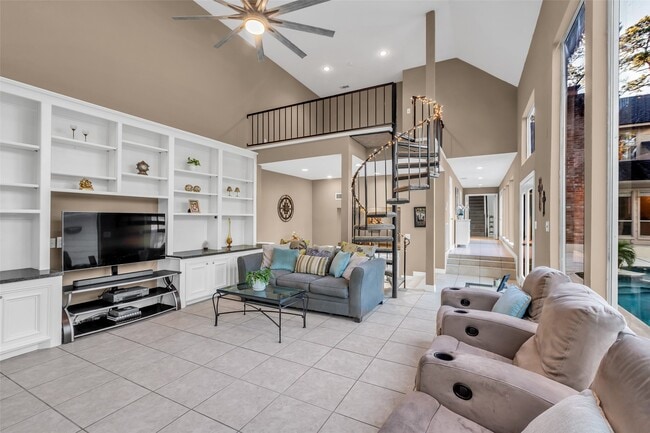 Building Photo - 24102 Northcrest Dr