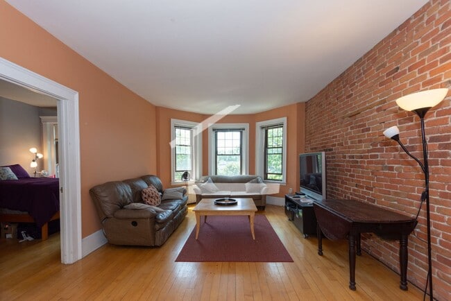 Building Photo - 3bed 2bath in Allston is available on 9/1