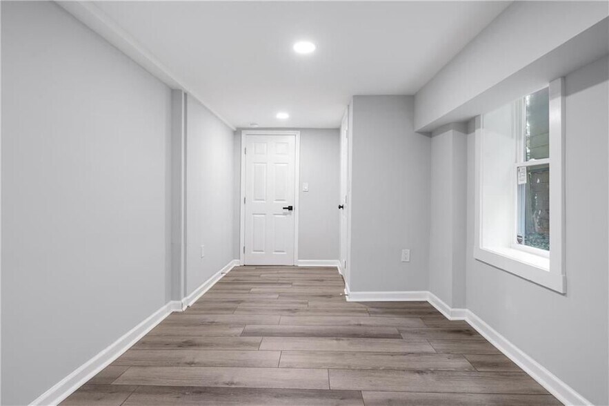 Building Photo - 1288 Lorenzo Dr SW