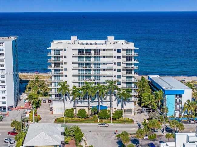 Building Photo - 704 N Ocean Blvd