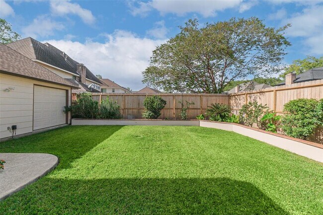 Building Photo - 1319 Hannington Dr