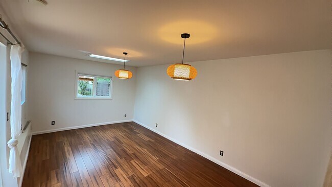 Building Photo - EPIC REA: Beautiful 2 Bed/2 Bath In the Heart of West Berkeley’s Poet’s Corner.