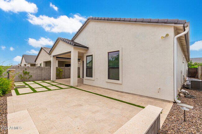Building Photo - 17719 N 50th Way