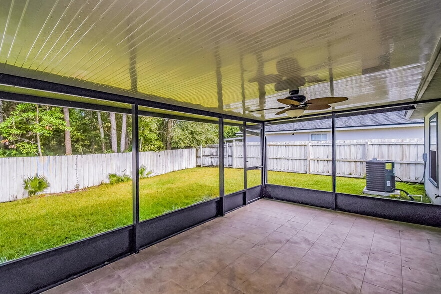 Building Photo - 7725 Fawn Lake Dr S