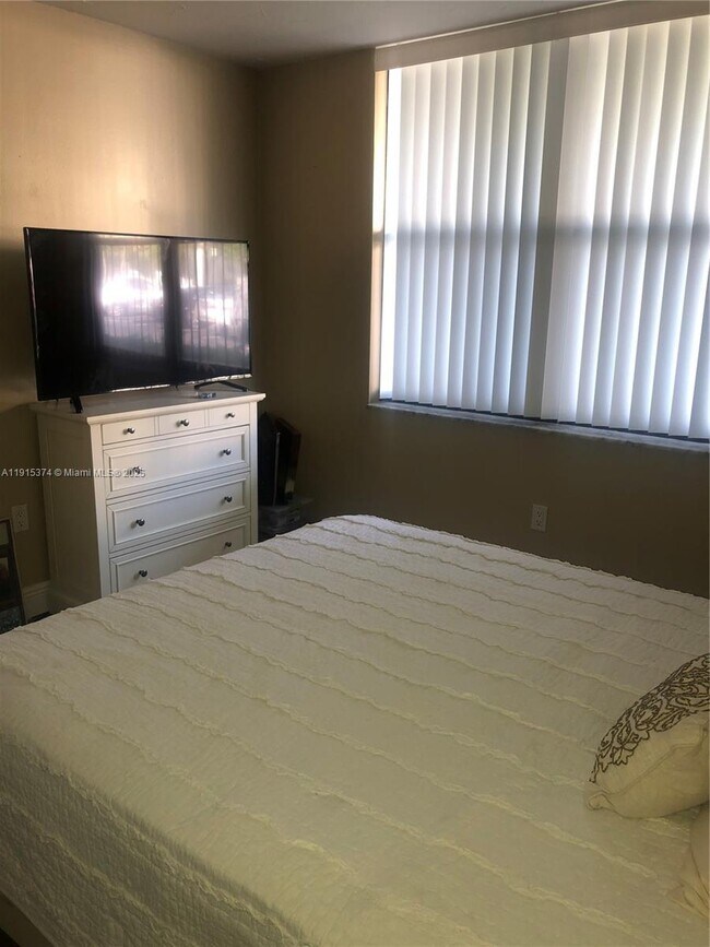 Building Photo - 3545 S Ocean Blvd