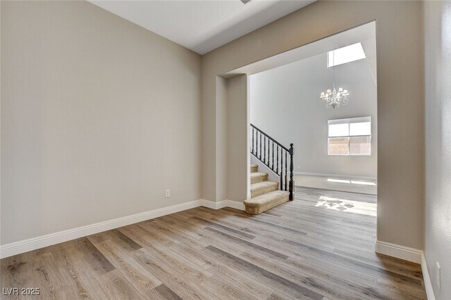 Building Photo - 2411 Winter Cliffs St