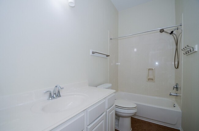 Building Photo - 12918 Hawthorne Shores Dr