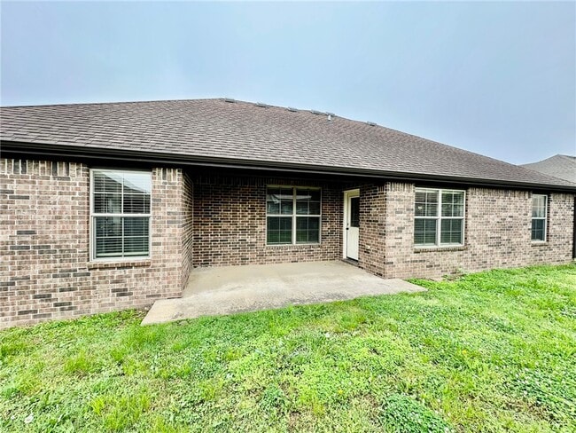 Building Photo - 441 Sorrento Dr