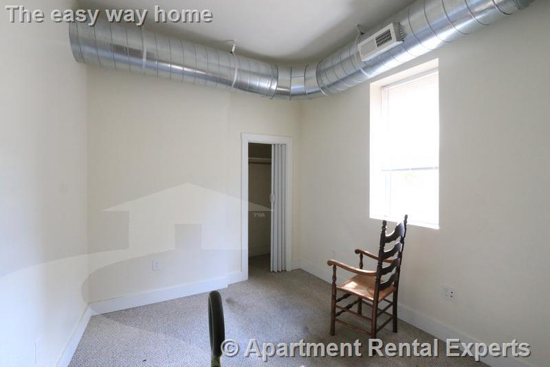 Building Photo - 205 Highland Ave