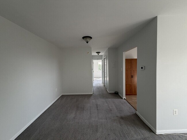 Building Photo - 430 N Armistead St