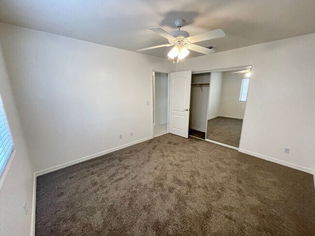 Building Photo - Nice 3 Bedroom 2 Bath Home in Chaparral Mesa!