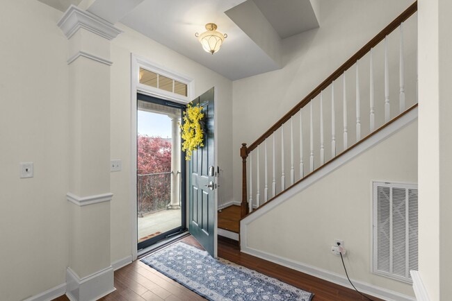 Building Photo - 3 Bed 2.5 Bath Home with 2 Car Garage and Fenced Backyard