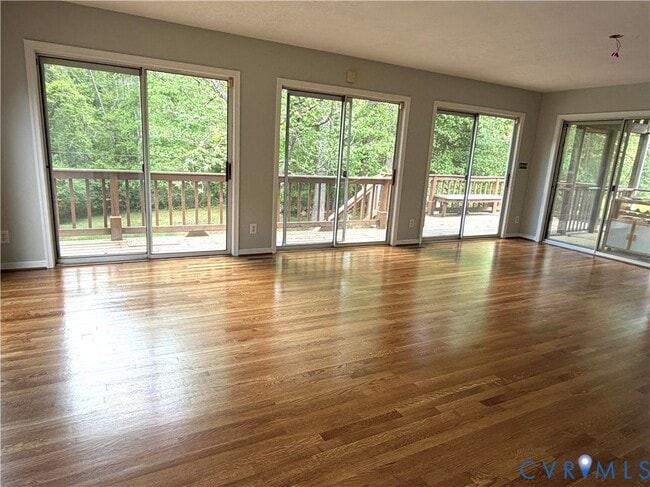 Building Photo - 11402 Creekside Dr