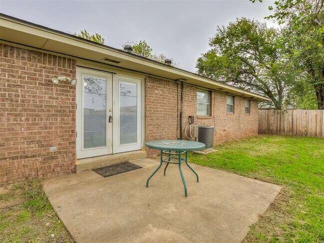 Building Photo - 1518 Boyd St