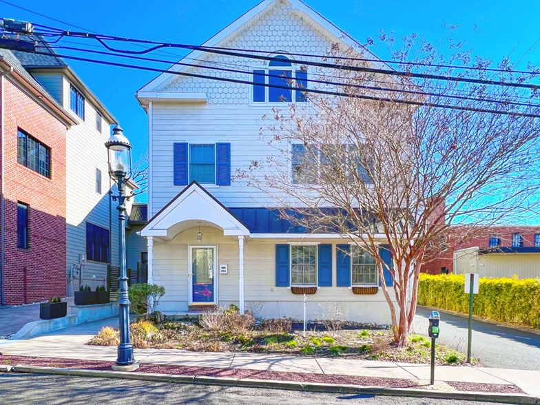 Front View - 83 S Hamilton St