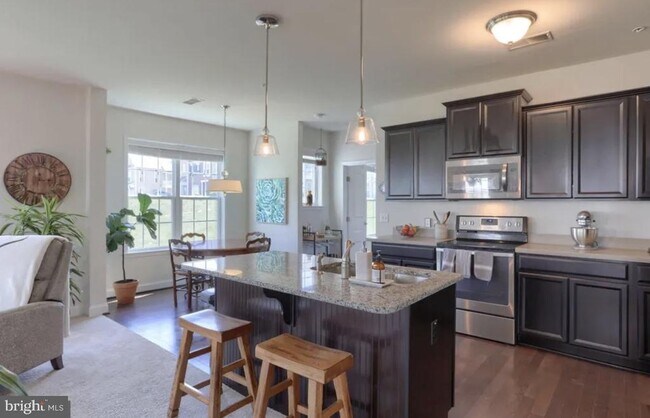 Building Photo - 670 Whitetail Dr