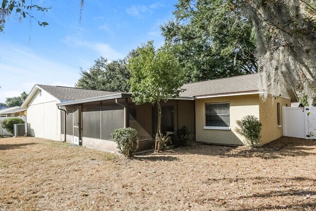 Building Photo - 813 Regal Palm Ct