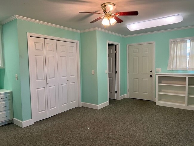 Building Photo - 3BR/2BA Available NOW- Napier Field