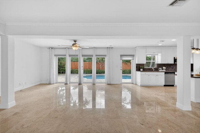 Building Photo - 2808 NE 22nd St