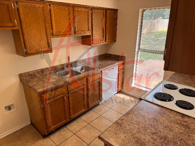 Building Photo - 6270 Shady Glen Cove