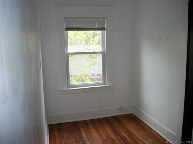 Building Photo - 448 Fountain St