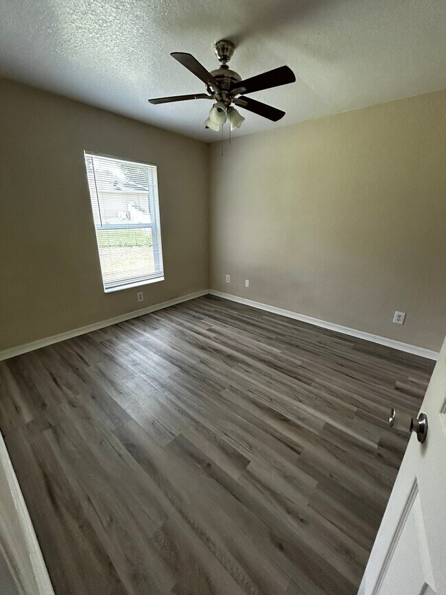 Building Photo - Quail Run Duplex