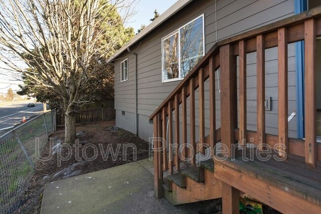 Building Photo - 7230 NE 18th Ave