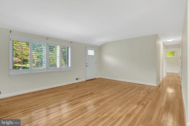 Building Photo - 6903 Fern Ln