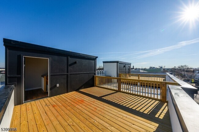 Building Photo - 108 Fleming Ave