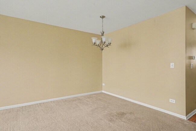 Building Photo - 24617 Patriot Square Dr S
