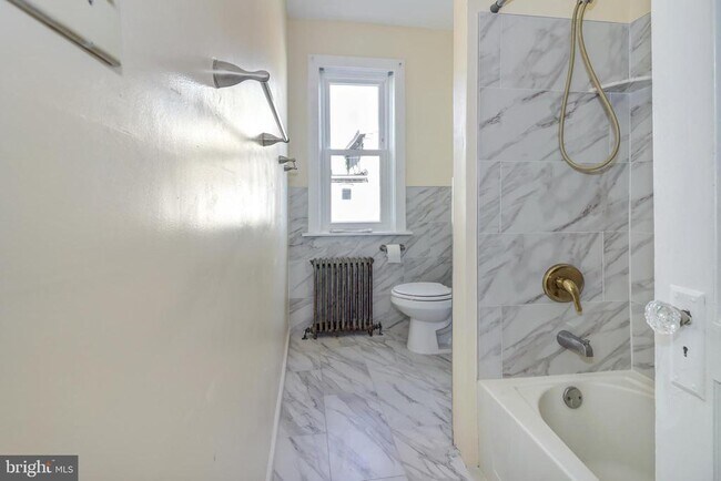 Building Photo - 24 Trent Ave