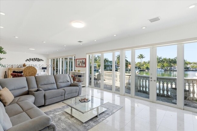 Building Photo - 1249 Biscaya Dr