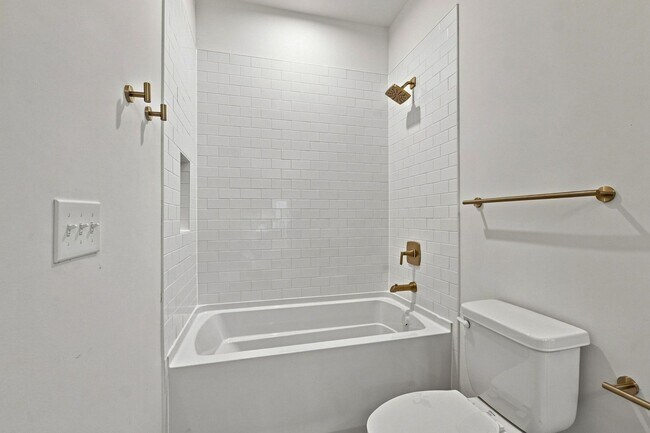 Building Photo - 5618B Obrien Ave